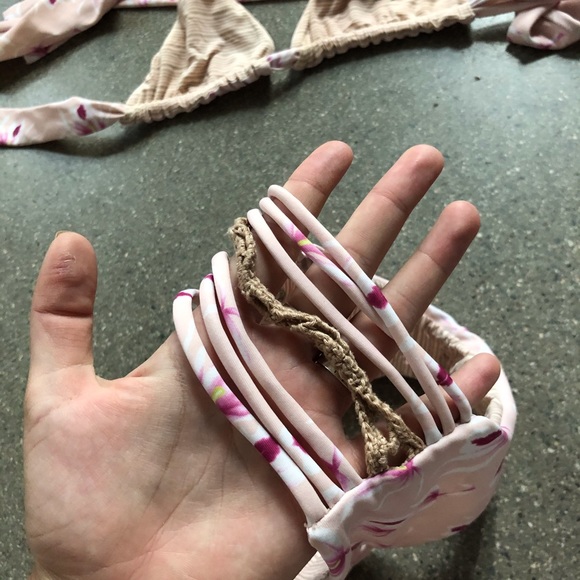 🦋RARE🦋 Acacia Bikini Set - Picture 4 of 4